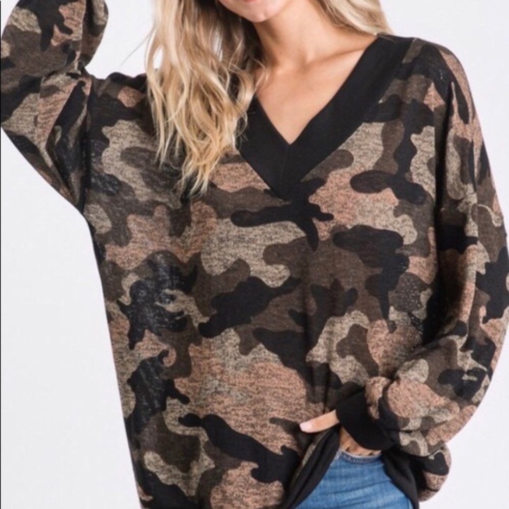 Wide V-Neck Relaxed Fit Camo Top - Picture 3 of 7